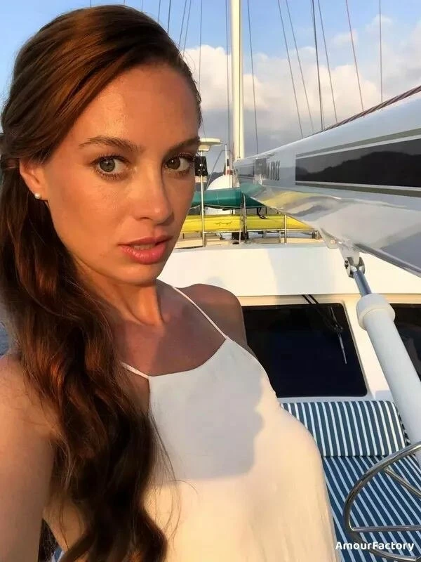 Yuliya Profile image 3