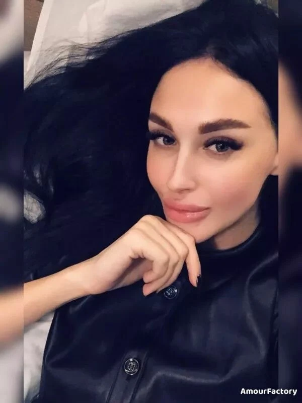 Nadejda, 25